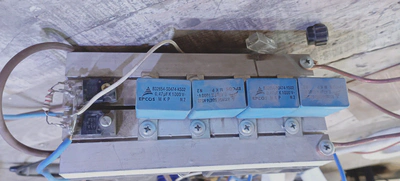 Capacitors on the Heatsink