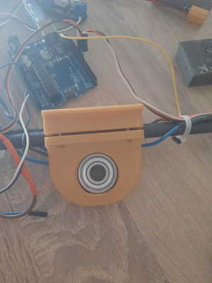3D-printed pivot block with ball bearing
